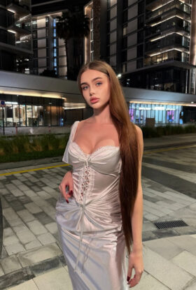 Wendie Renard - European Busty Girl Escorts in South Delhi